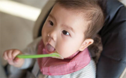 周姓女宝宝起名指南：高雅大气名字大全(328个)